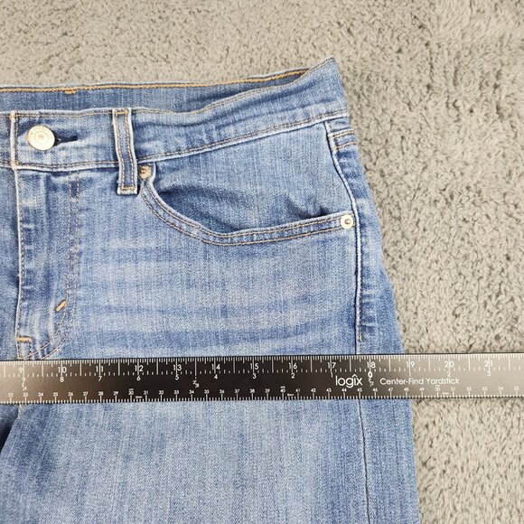 Women's Blue Jean Denim Shorts Size 30 Mid Rise Flat Front Whiskered 5" Inseam - Picture 7 of 13